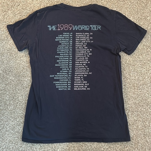 Taylor Swift 1989 world tour vintage t-shirt - Picture 2 of 2